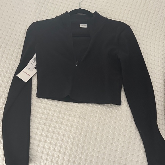 *NWT* Aritzia | Black Half Zip Black Crop Top ♠️ - Picture 2 of 3
